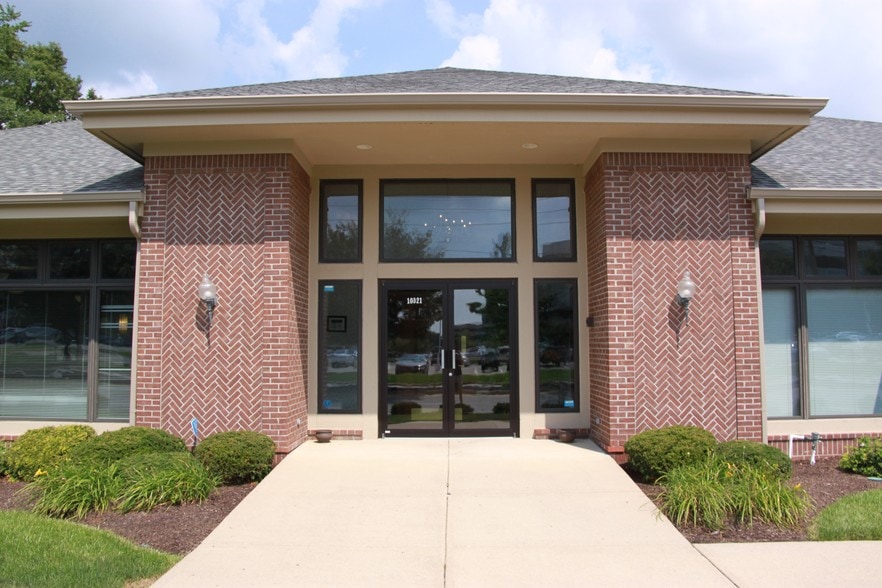 10321 N Pennsylvania St, Indianapolis, IN for lease - Building Photo - Image 3 of 12