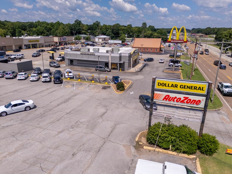 677 W Church St, Lexington, TN for lease - Building Photo - Image 2 of 27