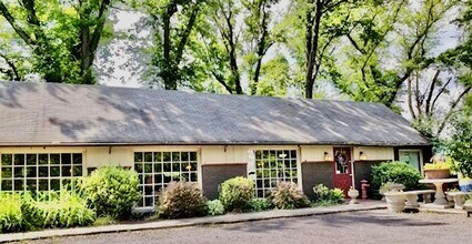 991 River Rd, Erwinna, PA for lease Interior Photo- Image 1 of 14