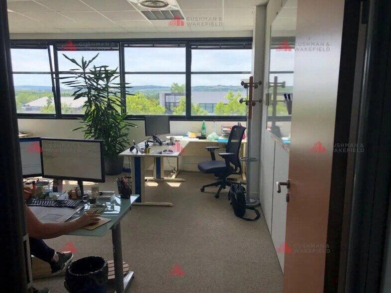 Office in Dijon for lease - Interior Photo - Image 3 of 5