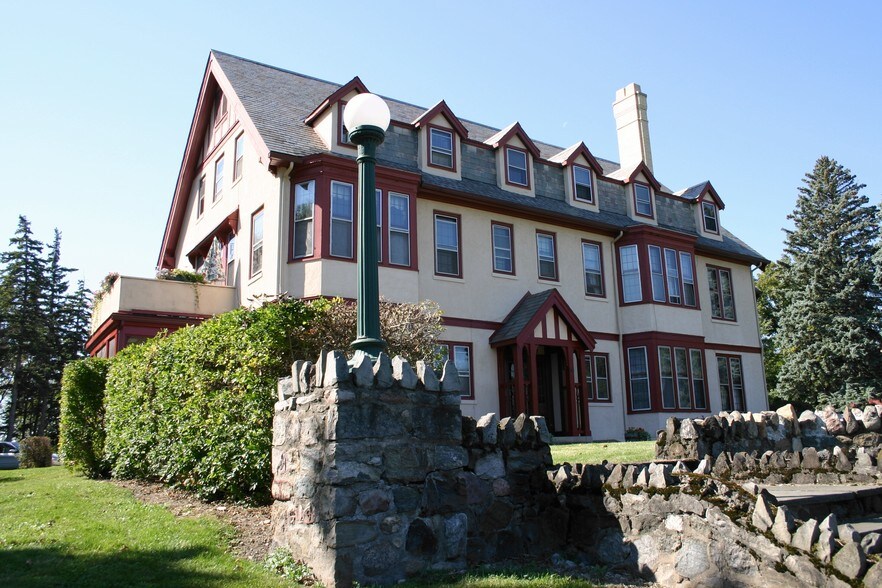 50 Grove Dr, Canandaigua, NY for sale - Building Photo - Image 1 of 1