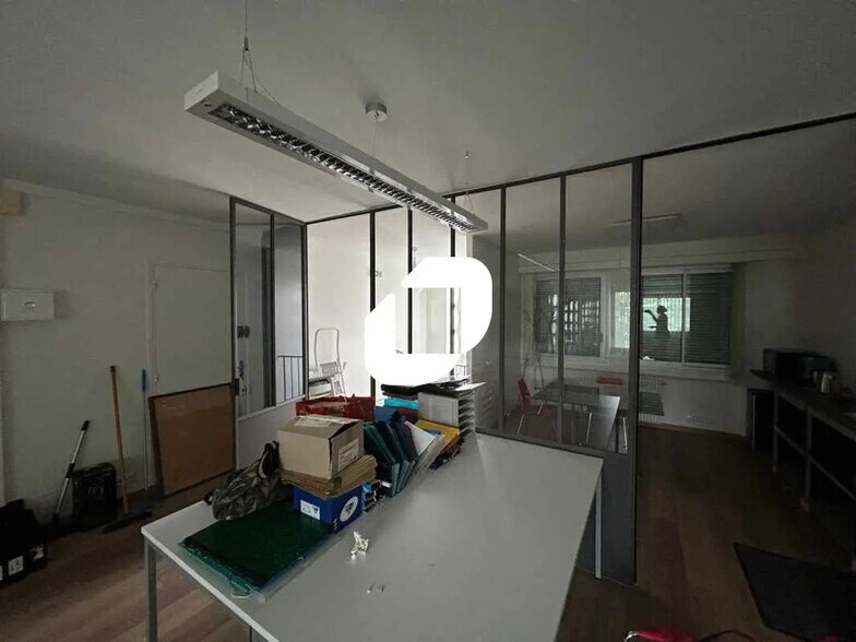 Office in Chevilly-Larue for lease - Interior Photo - Image 2 of 9