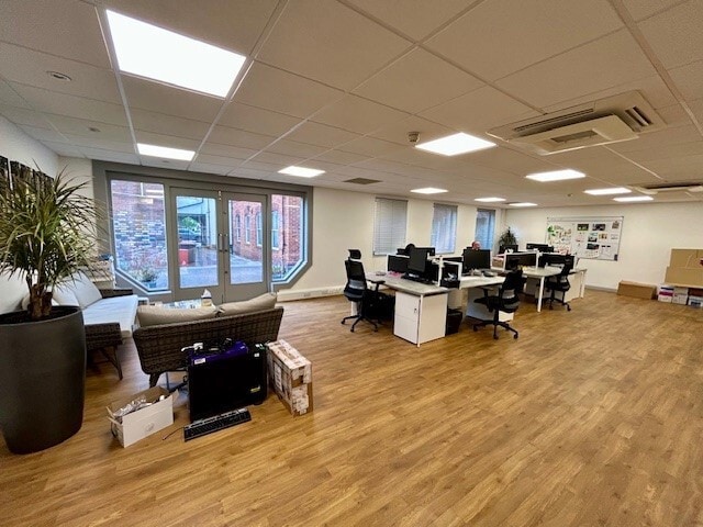 6 London Rd, Newbury for lease Interior Photo- Image 1 of 5