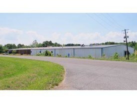501 Lakeshore Dr, Kuttawa KY - Warehouse