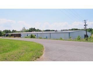 501 Lakeshore Dr, Kuttawa, KY for sale Primary Photo- Image 1 of 1