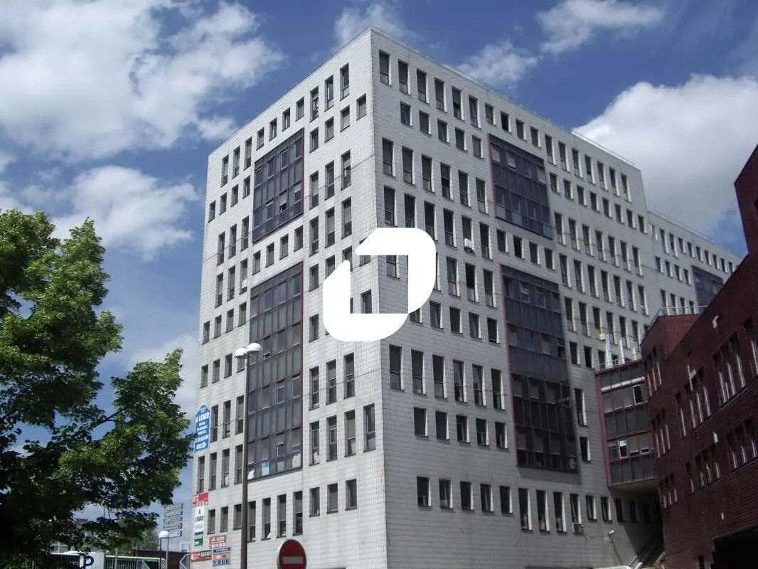 Office in Montigny-le-Bretonneux for lease Building Photo- Image 1 of 17