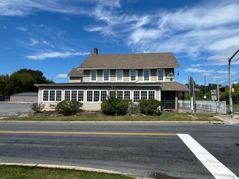 6751 Ruppsville Rd, Allentown, PA for lease - Building Photo - Image 3 of 18