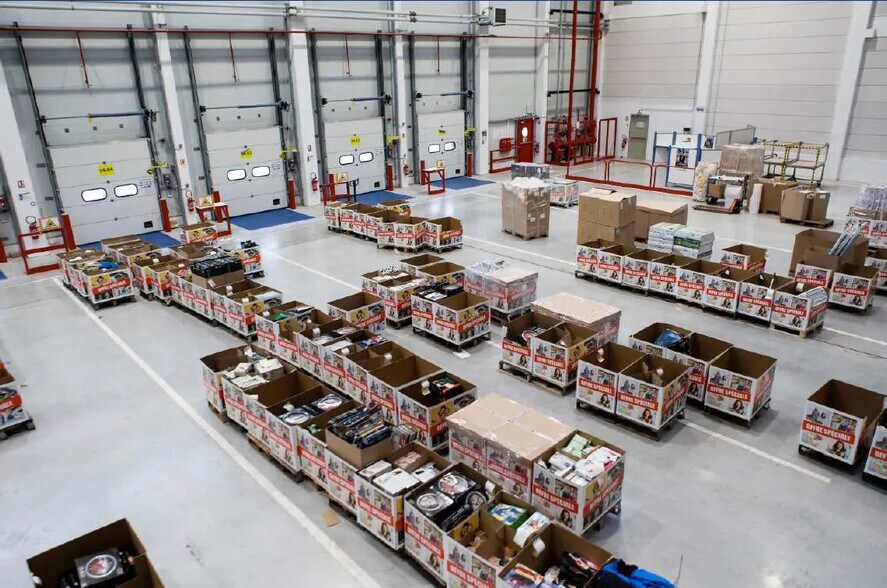 Industrial in Marolles-sur-Seine for lease - Building Photo - Image 3 of 11