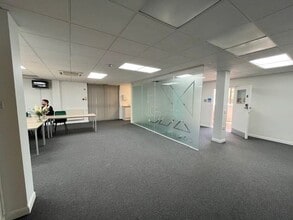 Salisbury Rd, Ringwood for lease Interior Photo- Image 2 of 12