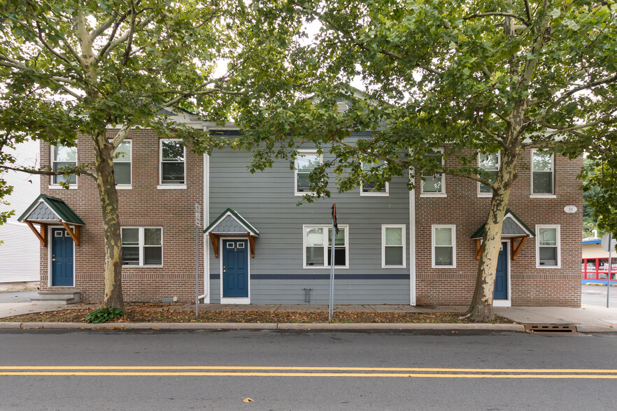 30 N Main St, Lambertville, NJ for sale - Primary Photo - Image 1 of 1