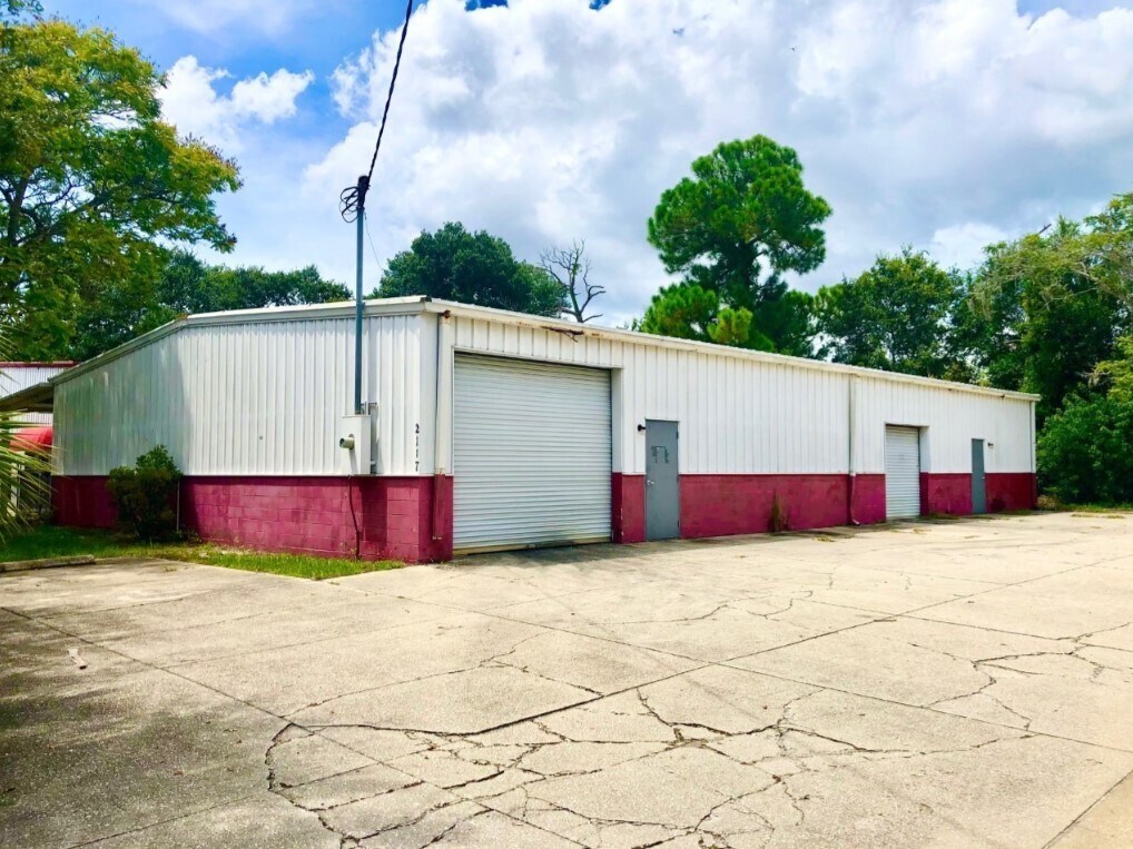 2117 60th Dr E, Bradenton, FL for sale Building Photo- Image 1 of 1