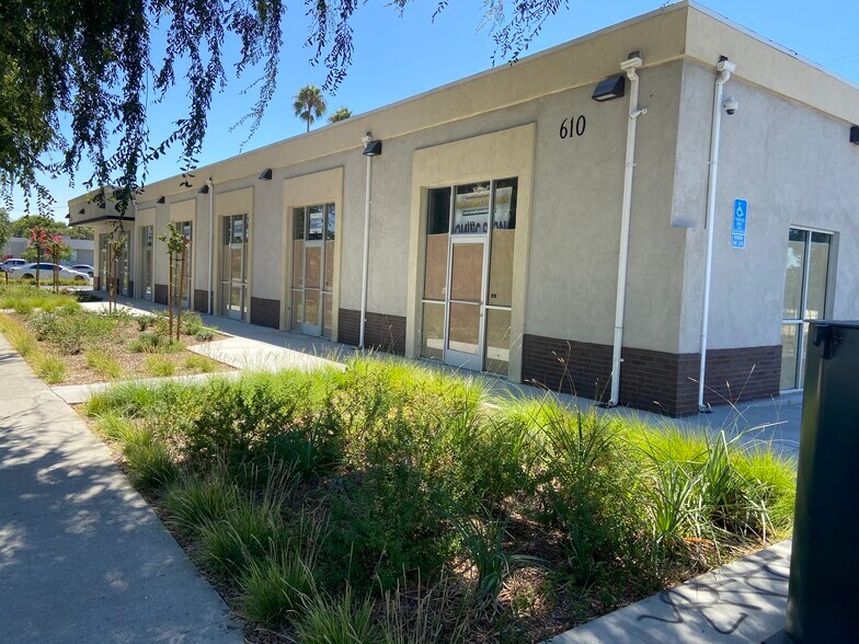 610 E Francis St, Ontario, CA for lease - Building Photo - Image 2 of 2