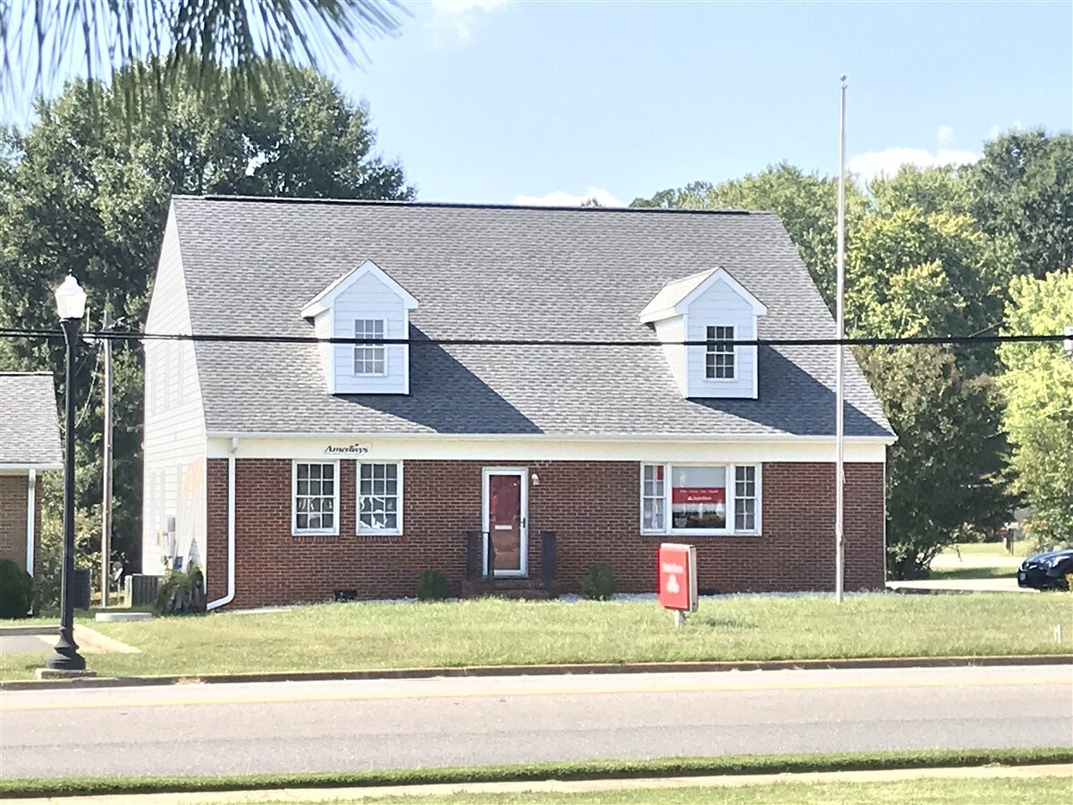 3015 River Rd W, Goochland, VA 23063