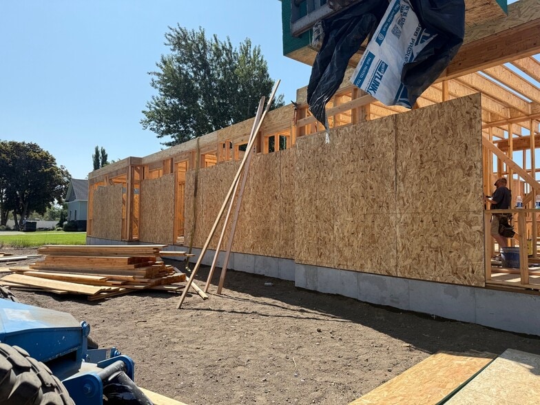 865 3000 N, Rexburg, ID for lease - Building Photo - Image 2 of 6