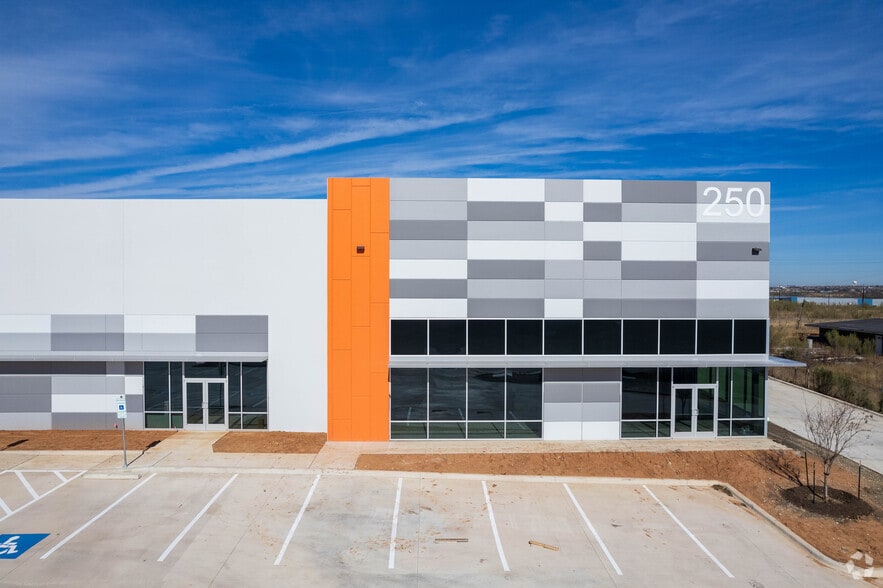 250 Gateway, Kyle, TX for sale - Building Photo - Image 3 of 4