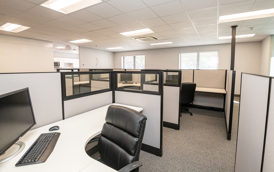 607 North Ave, Wakefield, MA for lease - Building Photo - Image 3 of 19