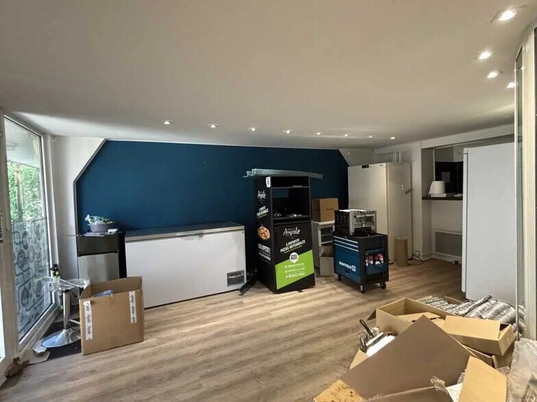 Office in Bordeaux for sale - Building Photo - Image 1 of 5