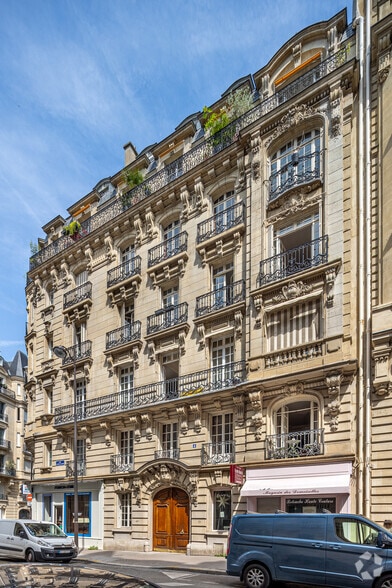 4 Rue Gustave Flaubert, Paris for lease - Building Photo - Image 2 of 4