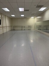 3280 Pine Orchard Ln, Ellicott City, MD for lease Interior Photo- Image 2 of 5