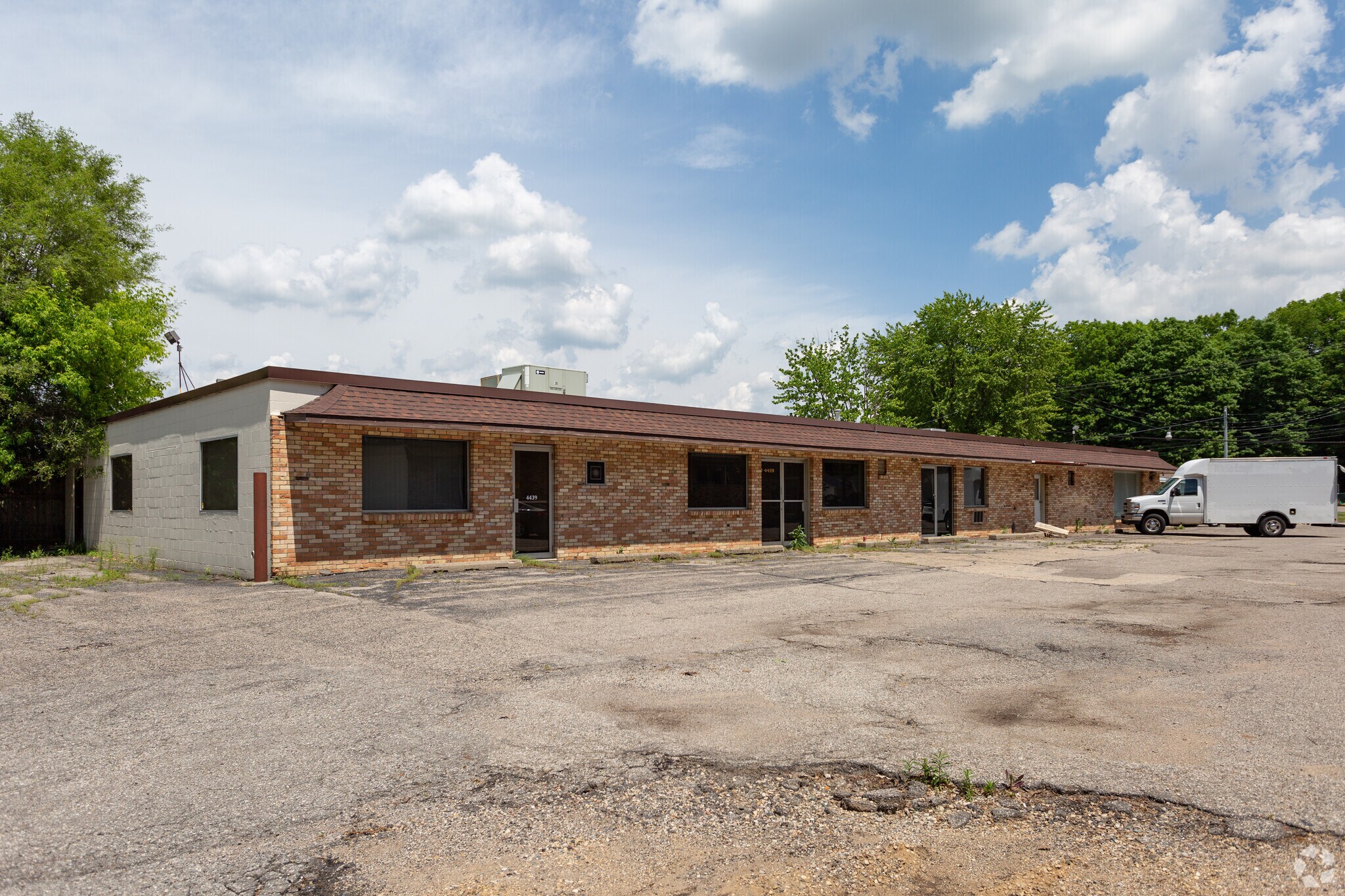 Retail in Grand Rapids, MI for sale Primary Photo- Image 1 of 1