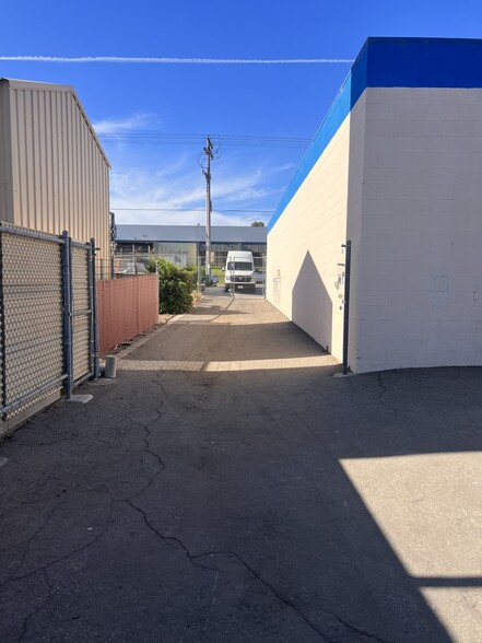 10739-10741 Roselle St, San Diego, CA for sale - Building Photo - Image 3 of 5