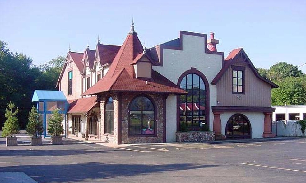 594 Boston Post Rd, Guilford, CT for sale - Other - Image 1 of 1