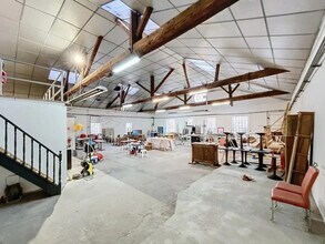 21 Rue Gambetta, Fontaines-sur-Saône for lease Building Photo- Image 2 of 11