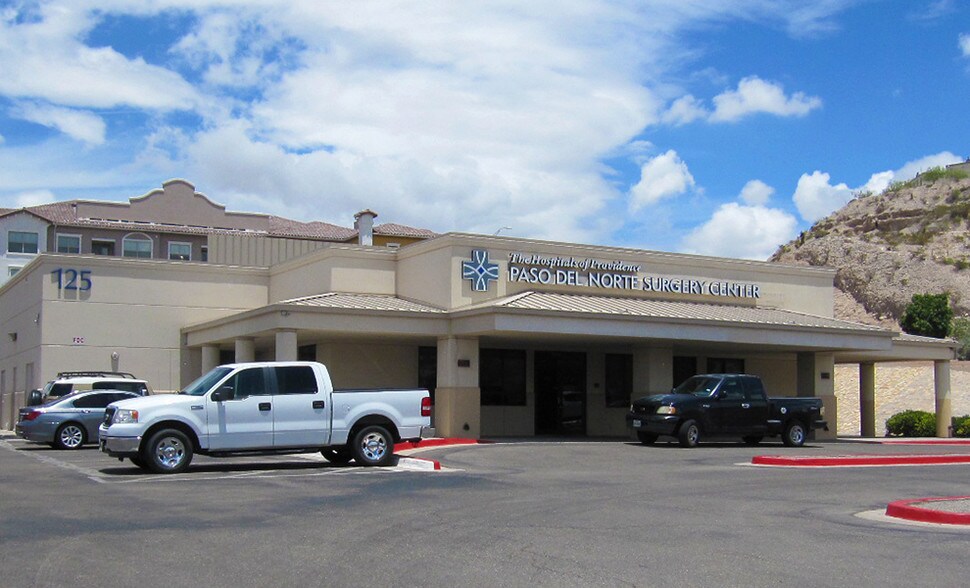 125 W Castellano Dr, El Paso, TX 79912