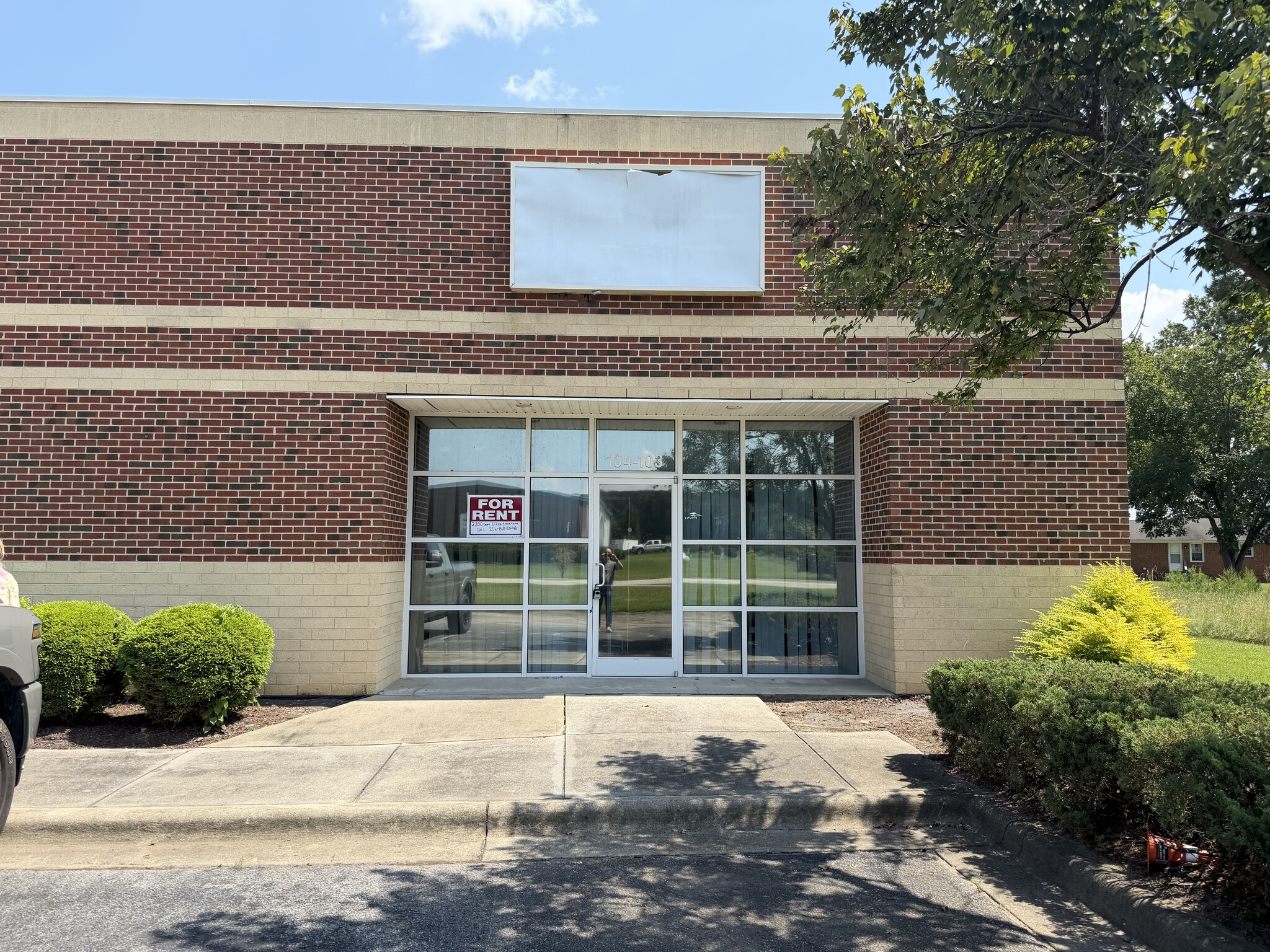 104 Airport Industrial Dr, Clayton, NC for lease Building Photo- Image 1 of 3
