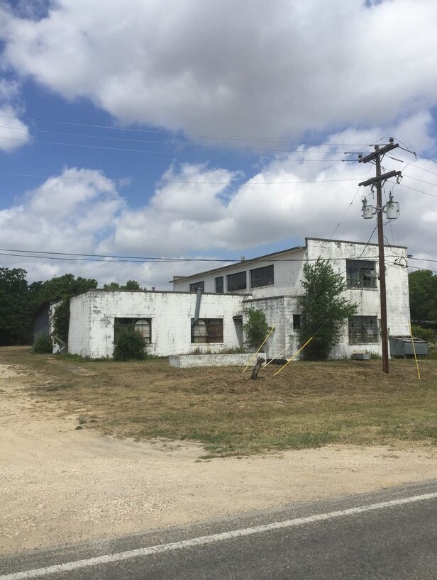 713 Chandler St, Blanco, TX for sale Primary Photo- Image 1 of 1