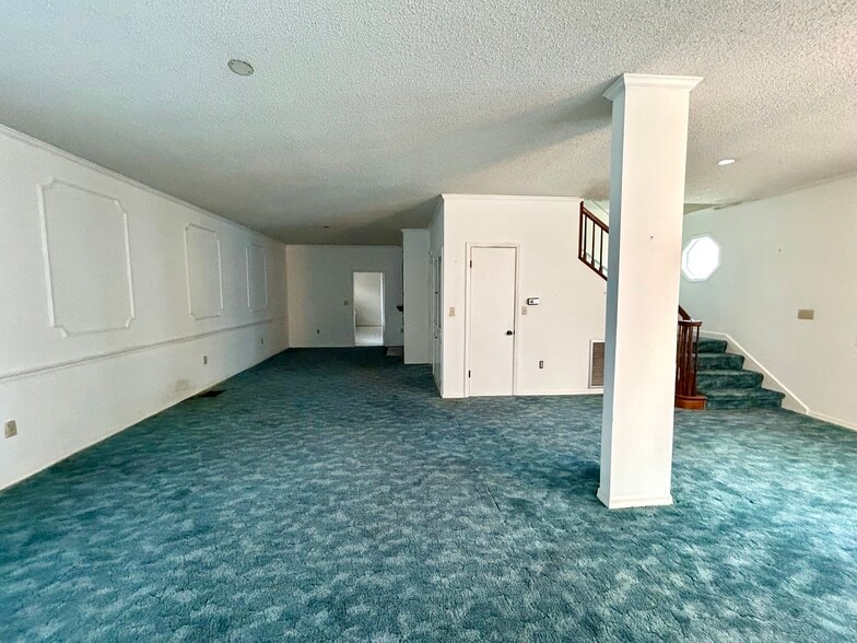 2714 W Manatee Ave, Bradenton, FL for sale - Interior Photo - Image 3 of 11