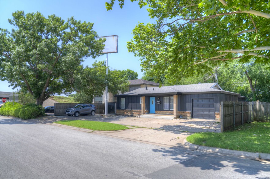 1925 Hickory Dr, Haltom City, TX for lease - Building Photo - Image 1 of 31