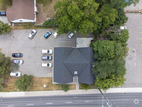 27 Major Mackenzie Dr E, Richmond Hill, ON - aerial  map view - Image1