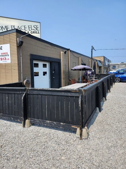 49 Scott St W, St Catharines, ON for sale - Building Photo - Image 3 of 18