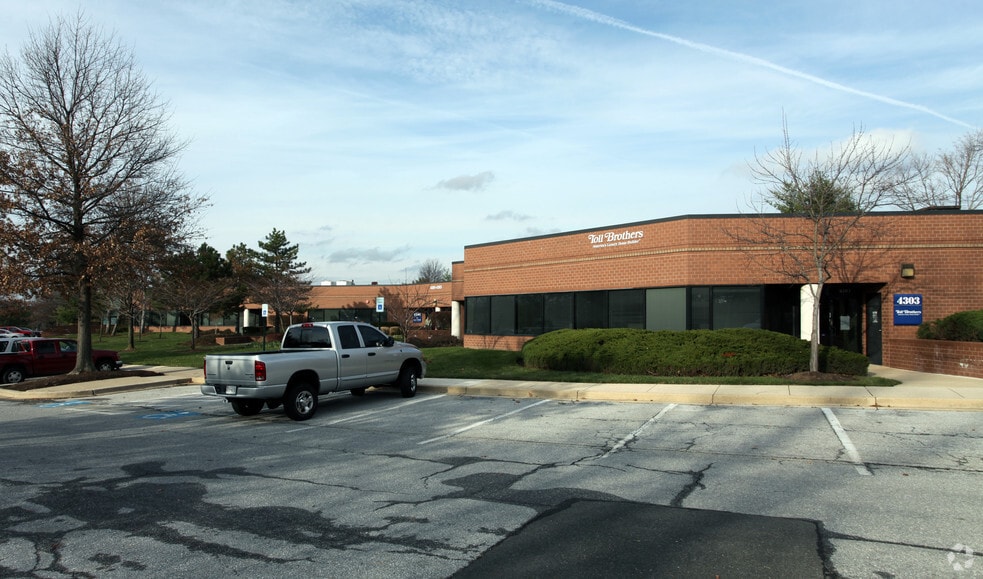 4301-4303 Forbes Blvd, Lanham, MD for lease - Building Photo - Image 2 of 6