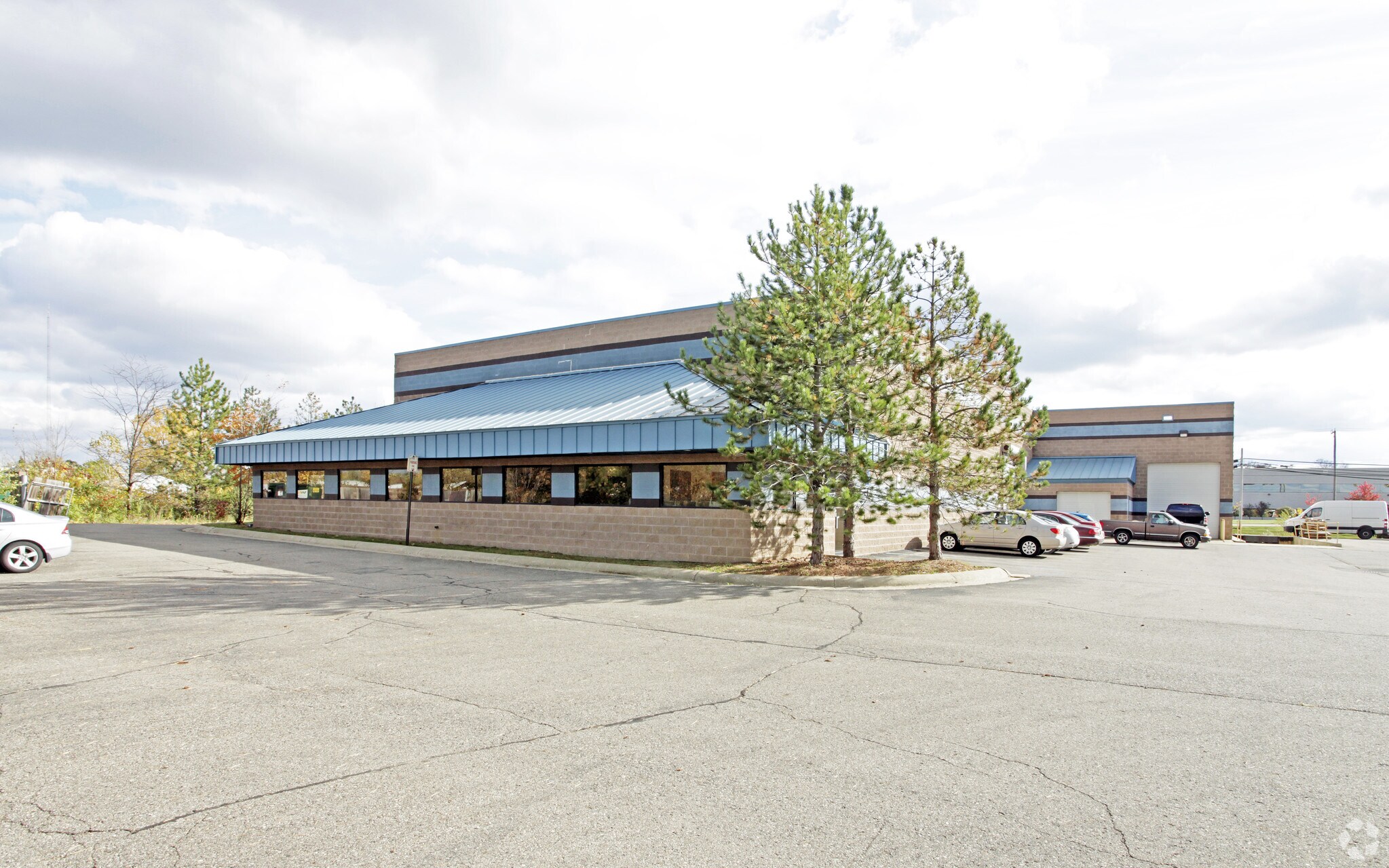 29592 Beck Rd, Wixom, MI for sale Primary Photo- Image 1 of 1