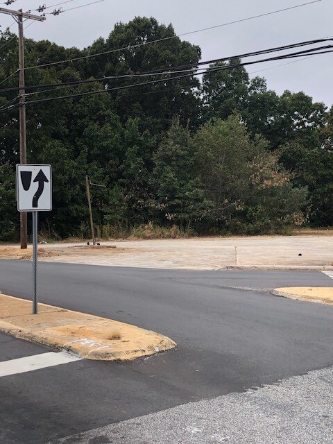 1304 Trinity Ave, High Point, NC for sale Primary Photo- Image 1 of 1