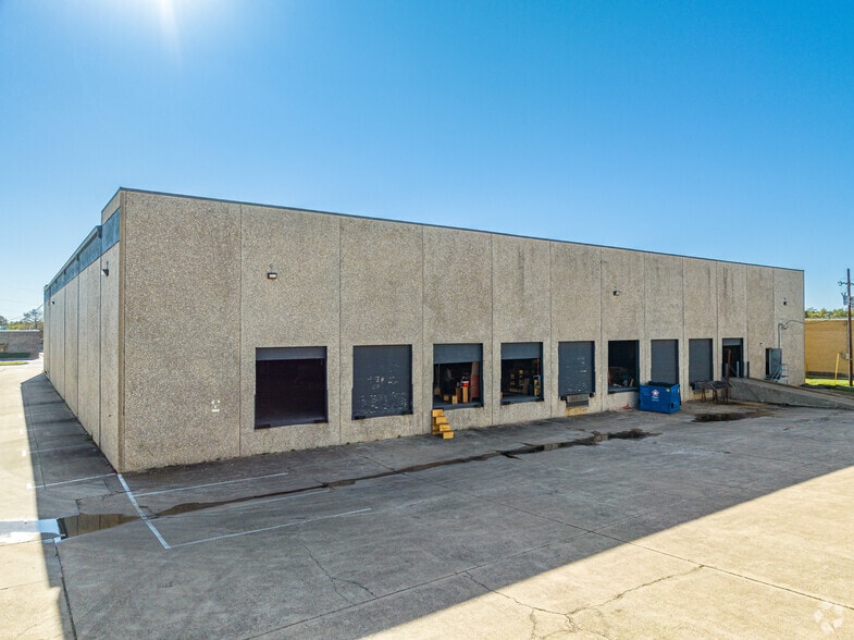 3505 Garden Brook Dr, Farmers Branch, TX for sale - Building Photo - Image 3 of 14