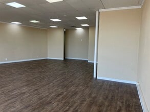 5330 Wedgmont Circle, Fort Worth, TX for lease Interior Photo- Image 1 of 7