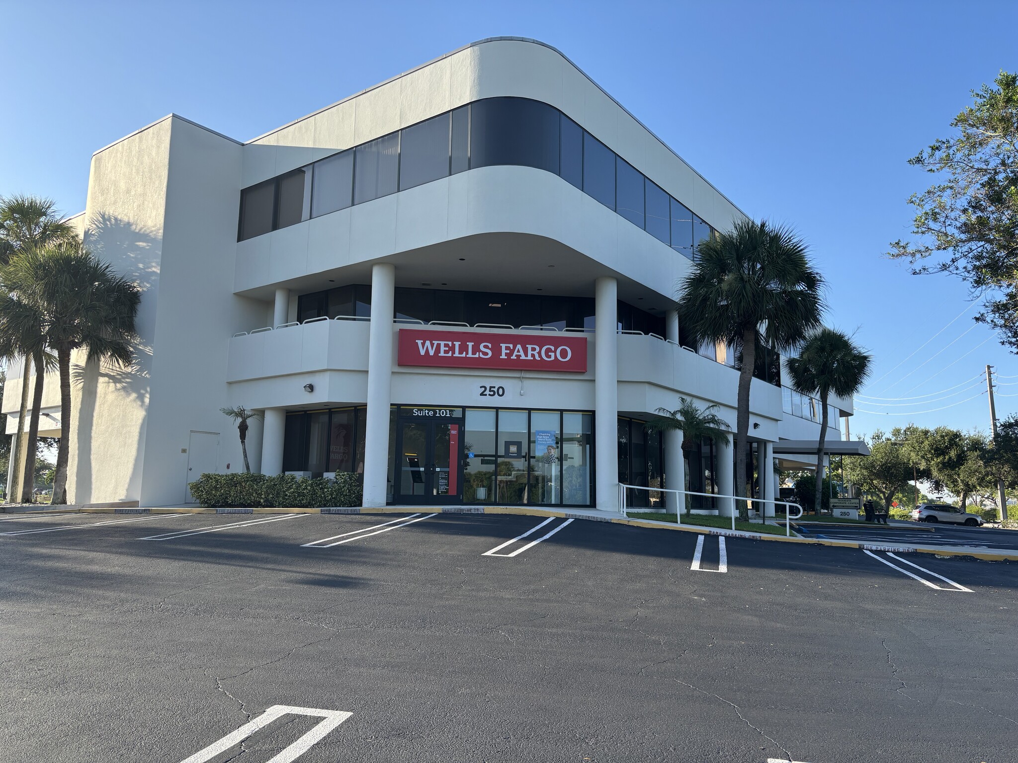 250 Tequesta Dr, Tequesta, FL for lease Building Photo- Image 1 of 5