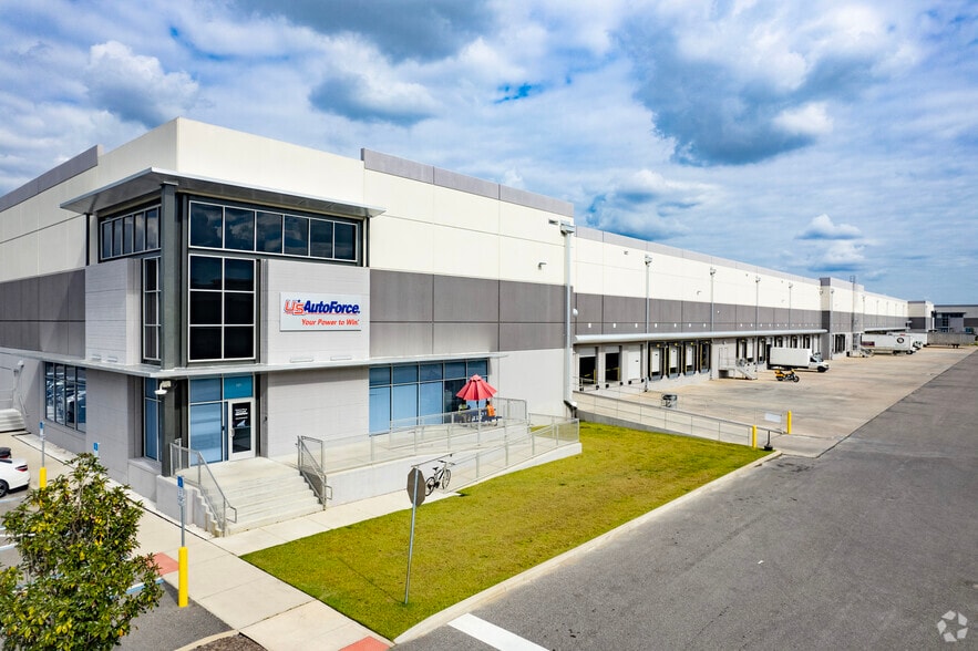 9210 E Columbus Dr, Tampa, FL for lease - Building Photo - Image 1 of 20