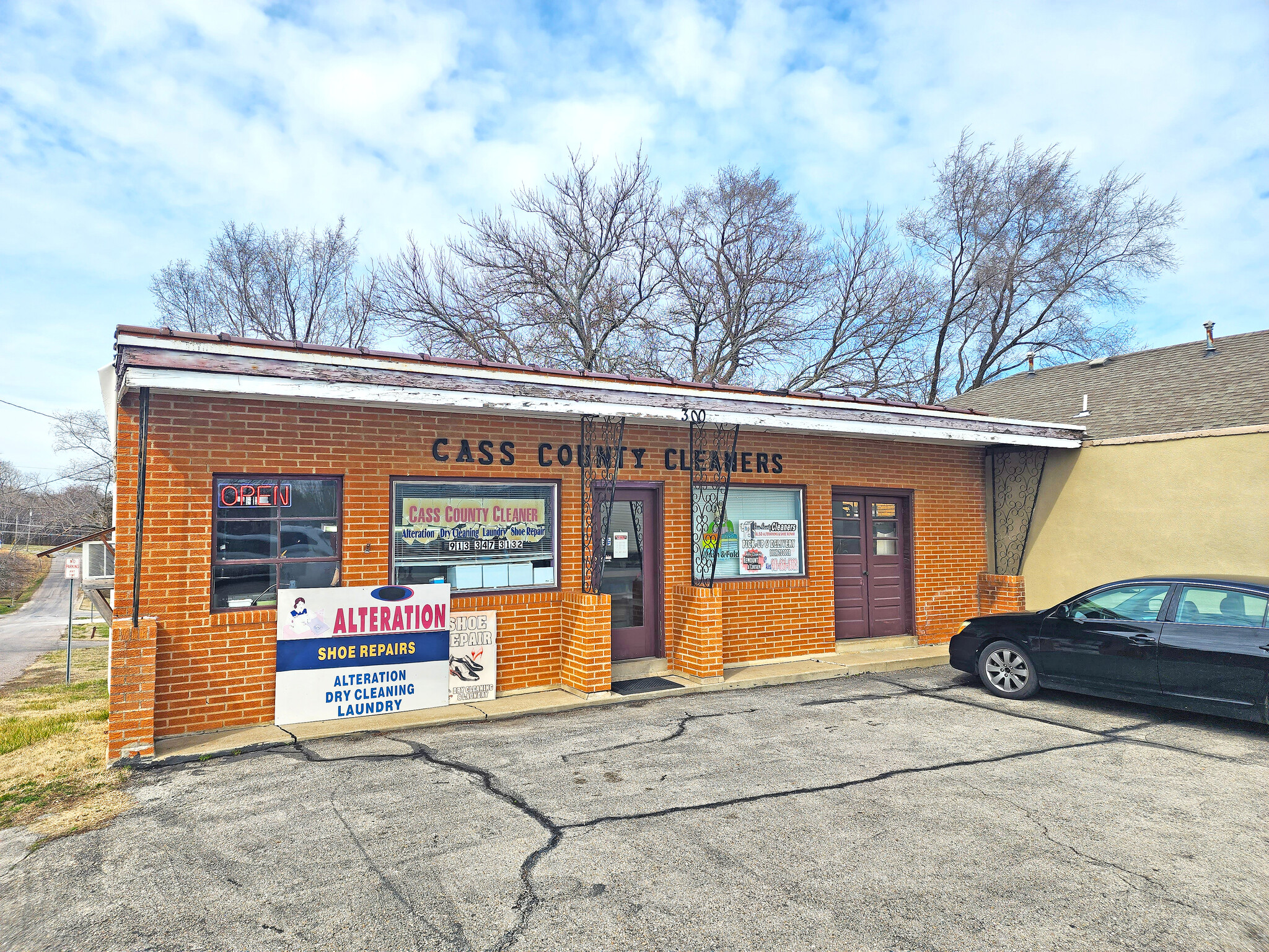 300 N Independence St, Harrisonville, MO for sale Primary Photo- Image 1 of 1