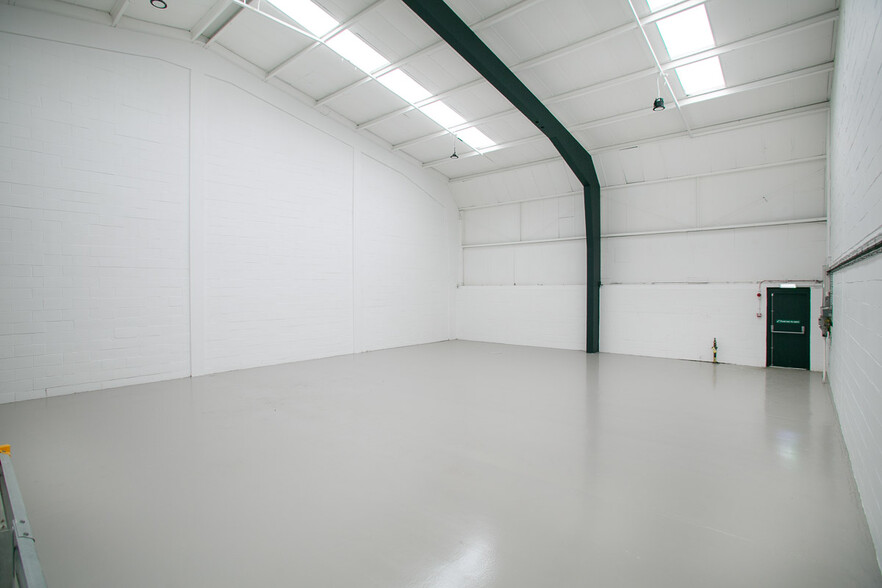 Landmann Way, London for lease - Interior Photo - Image 3 of 4