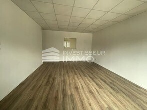 Flex in Ozoir-la-Ferrière for lease Interior Photo- Image 1 of 1