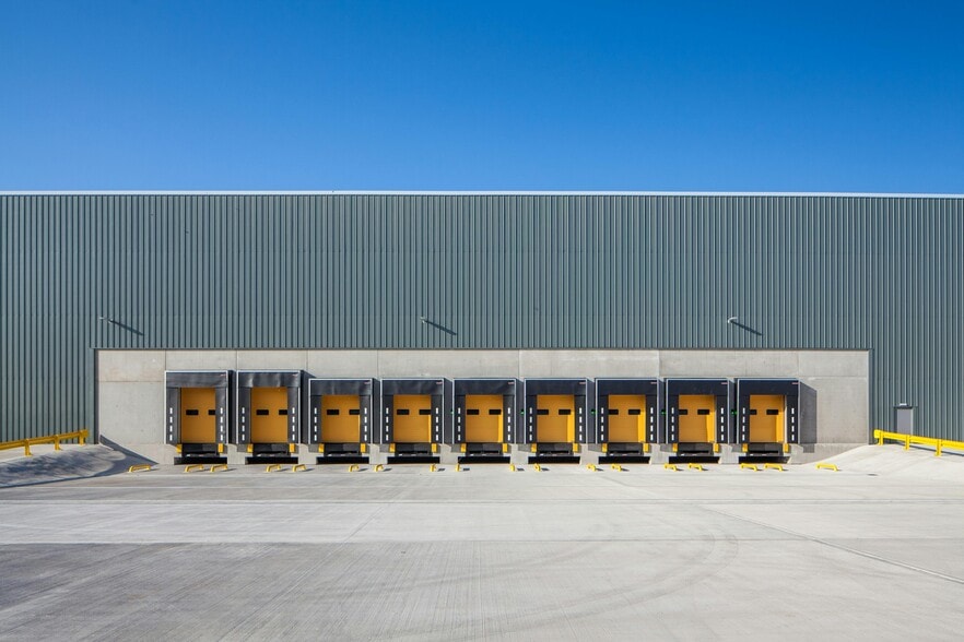 Liverpool International Business Park, Liverpool for lease - Building Photo - Image 2 of 12