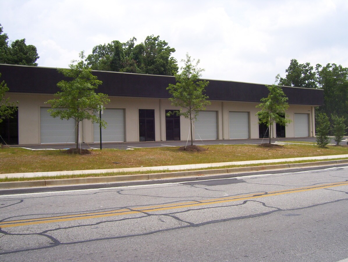 2545 Pleasantdale Rd, Atlanta, GA 30340