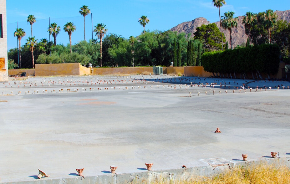 Country Club Drive, Rancho Mirage, CA for sale - Building Photo - Image 2 of 9
