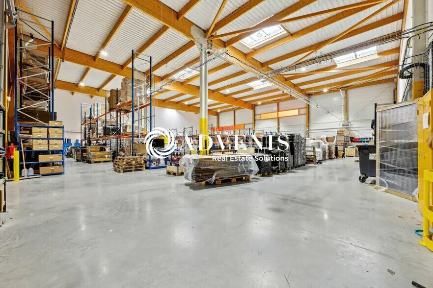 Flex in Brie-Comte-Robert for lease - Interior Photo - Image 1 of 6