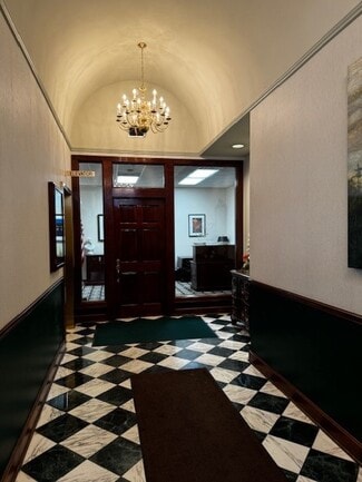 More details for 208 Capitol St, Charleston, WV - Office for Lease