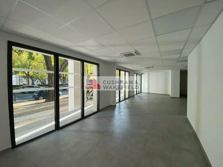 Retail in Nîmes for lease - Interior Photo - Image 3 of 3